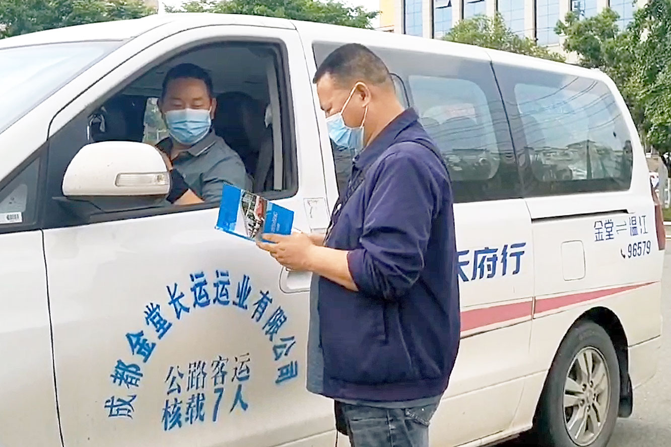 陈刚.jpg 陈刚.jpg