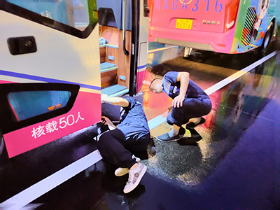 E:2023.88.2����������•Ӱ�񼯡�����ͼ�������з�ս������ͧ��������˺�˼��.jpg